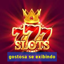 gostosa se exibindo