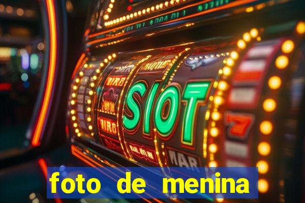 foto de menina bonita fake cacheada